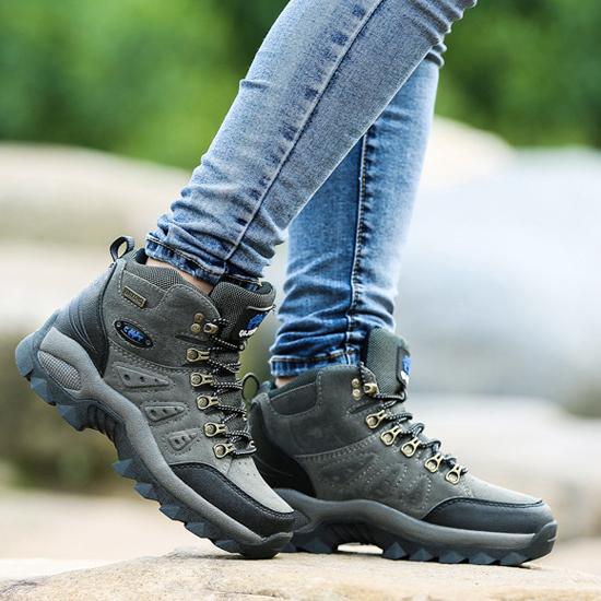 Men's Mid-Top Waterproof Non-Slip Hiking Shoes B3074