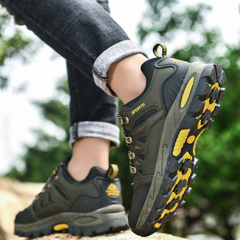 Men's Non-Slip Steel Toe Waterproof Hiking Shoes 2.5