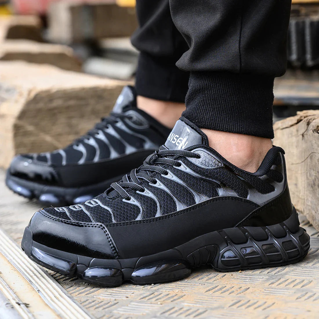 Wildking Safety Indestructible Shoes Anti-Smash Anti-Puncture Work Shoes R004