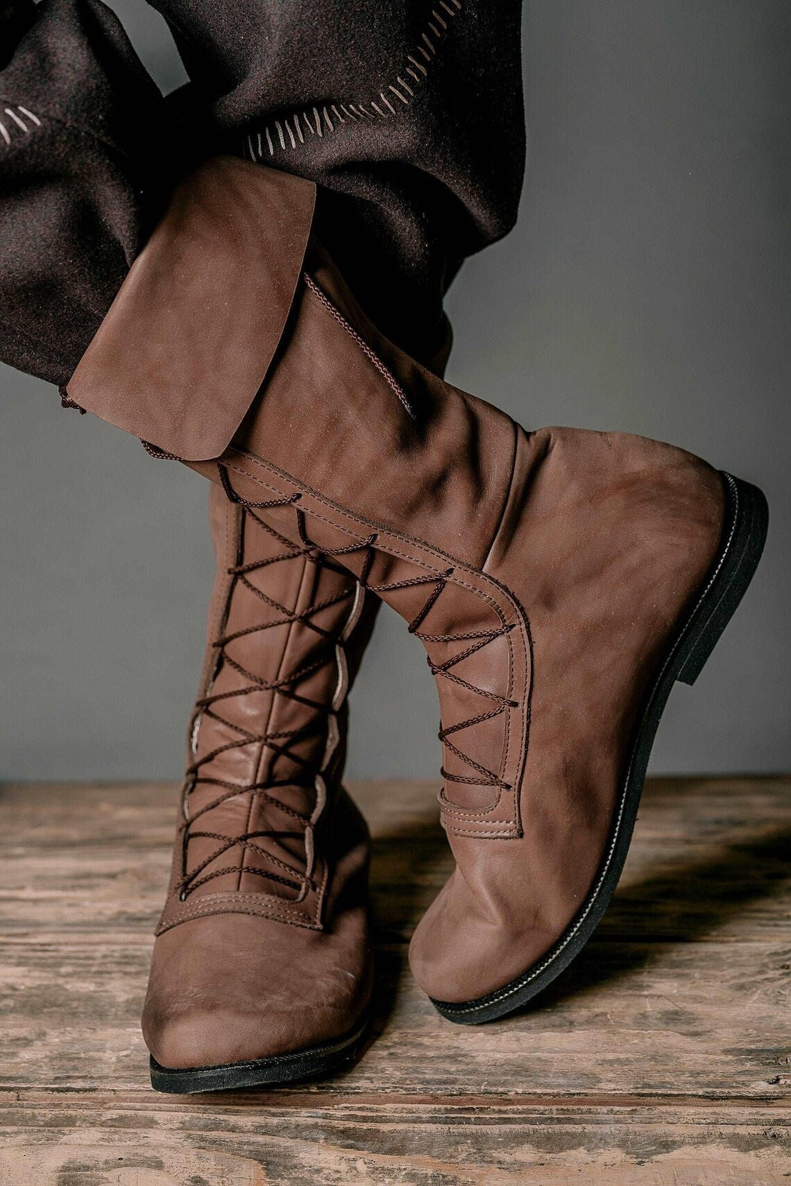 WildKing Men's Vintage Medieval Renaissance Boots B1540