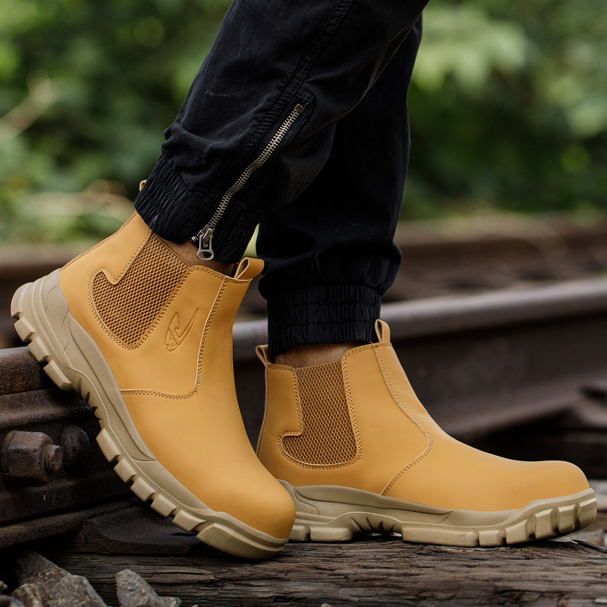 WildKing Men's Waterproof Safety Boots R062 – Non-Slip Puncture-Resistant Work Boots