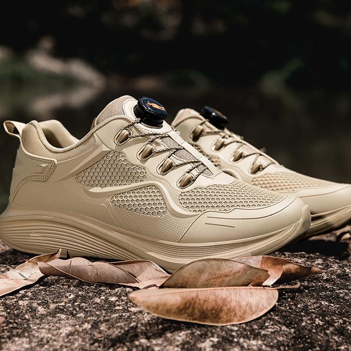 WildKing Men's Low Top Waterproof Fast Response Automatic Buckl Shoes C5019