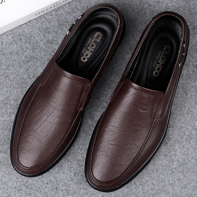 Wildking Men's Leather Business Casual Slip-On Leather Loafers 7.0