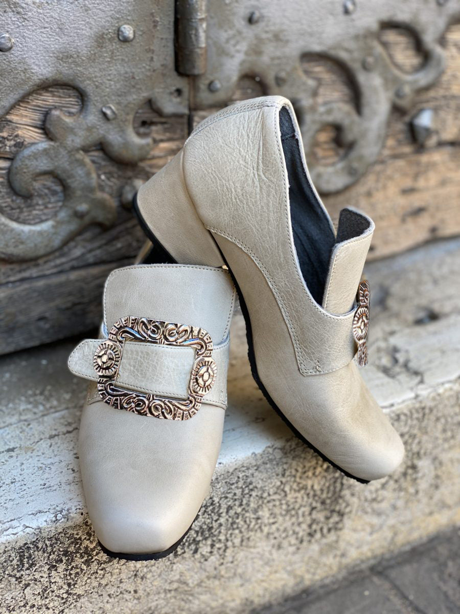 Wildking Vintage 18th Century Medieval Renaissance Halloween Shoes B2006