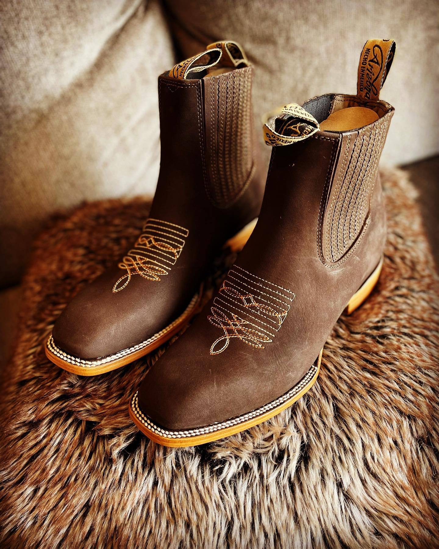 Wildking Men's Embroidered Sleeve Chelsea Martin Boots B3090