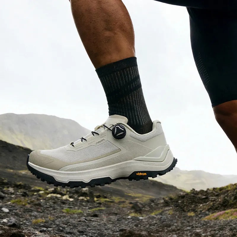 WildKing Men’s Shock Absorbing Non-Slip Hiking Shoes A5020