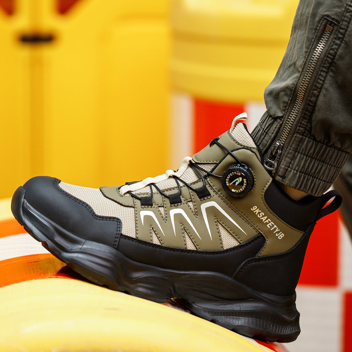 WildKing Men's Steel Toe Safety Boots with Dial Closure – Non-Slip Puncture-Resistant Work Boots R061