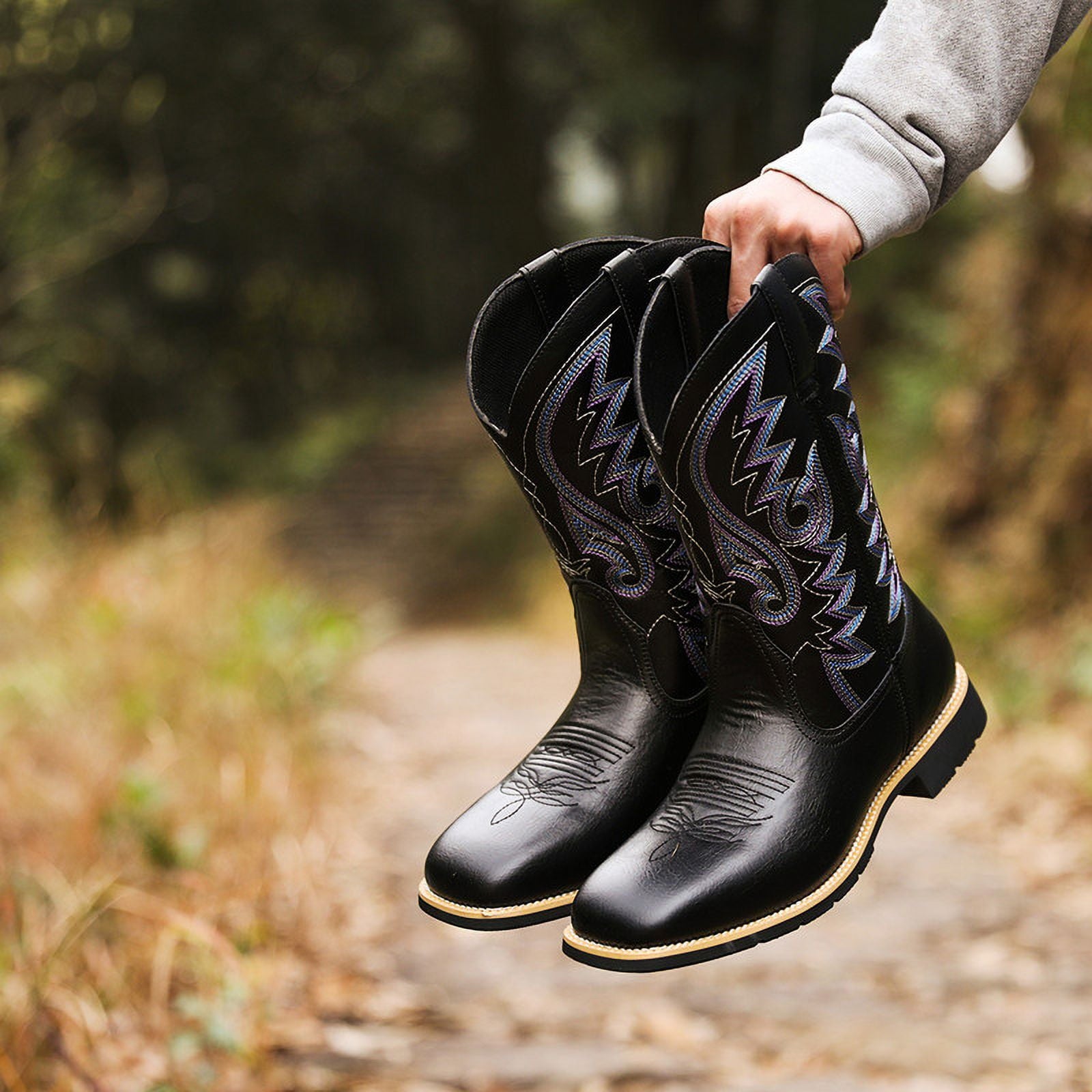 Wildking High-top Embroidered Retro Wide-Head Western Cowboy Boots 8802