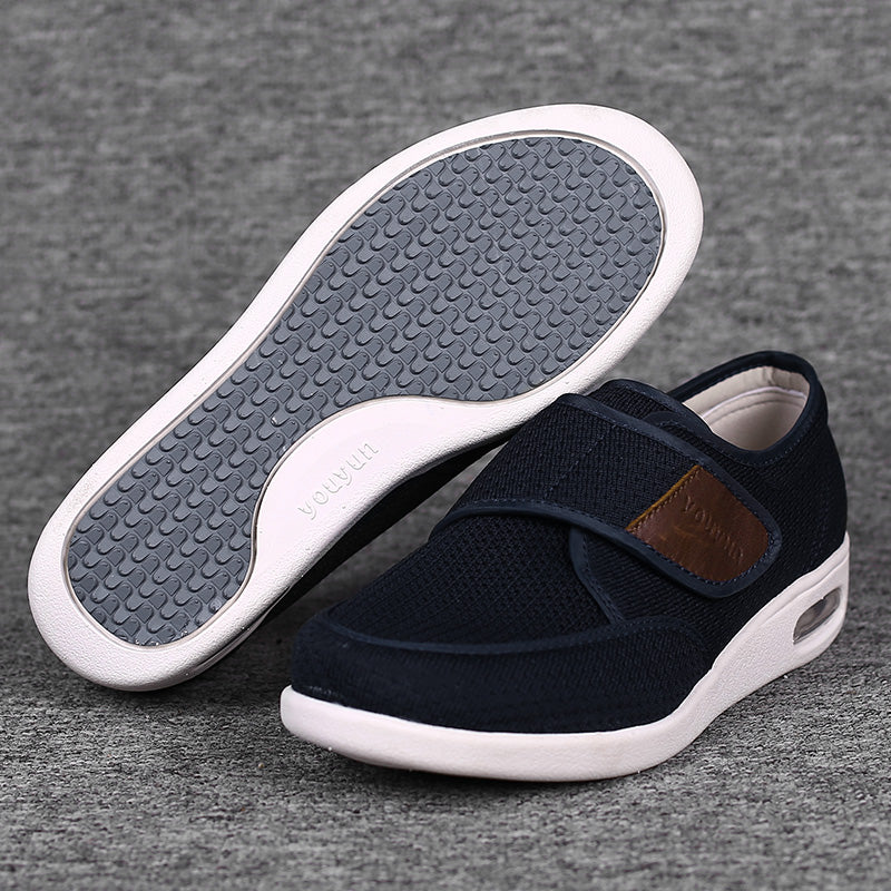 Wildking Men’s XZ013 Air-Cushioned Adjustable Comfort Shoes